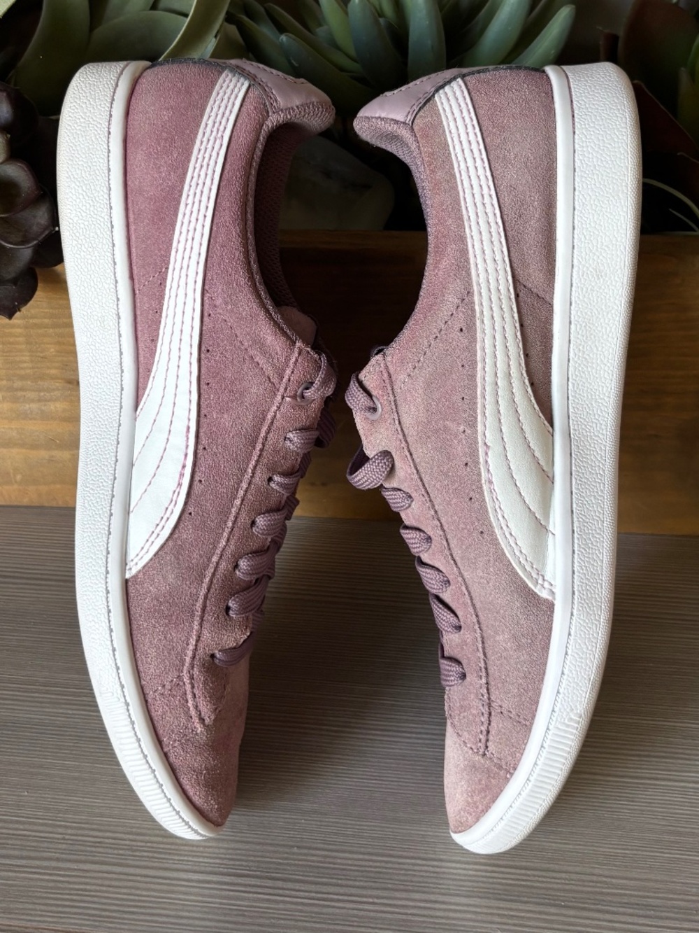 PUMA Suede Low-Top Sneakers  Elderberry/White  Vikky 7.5 W